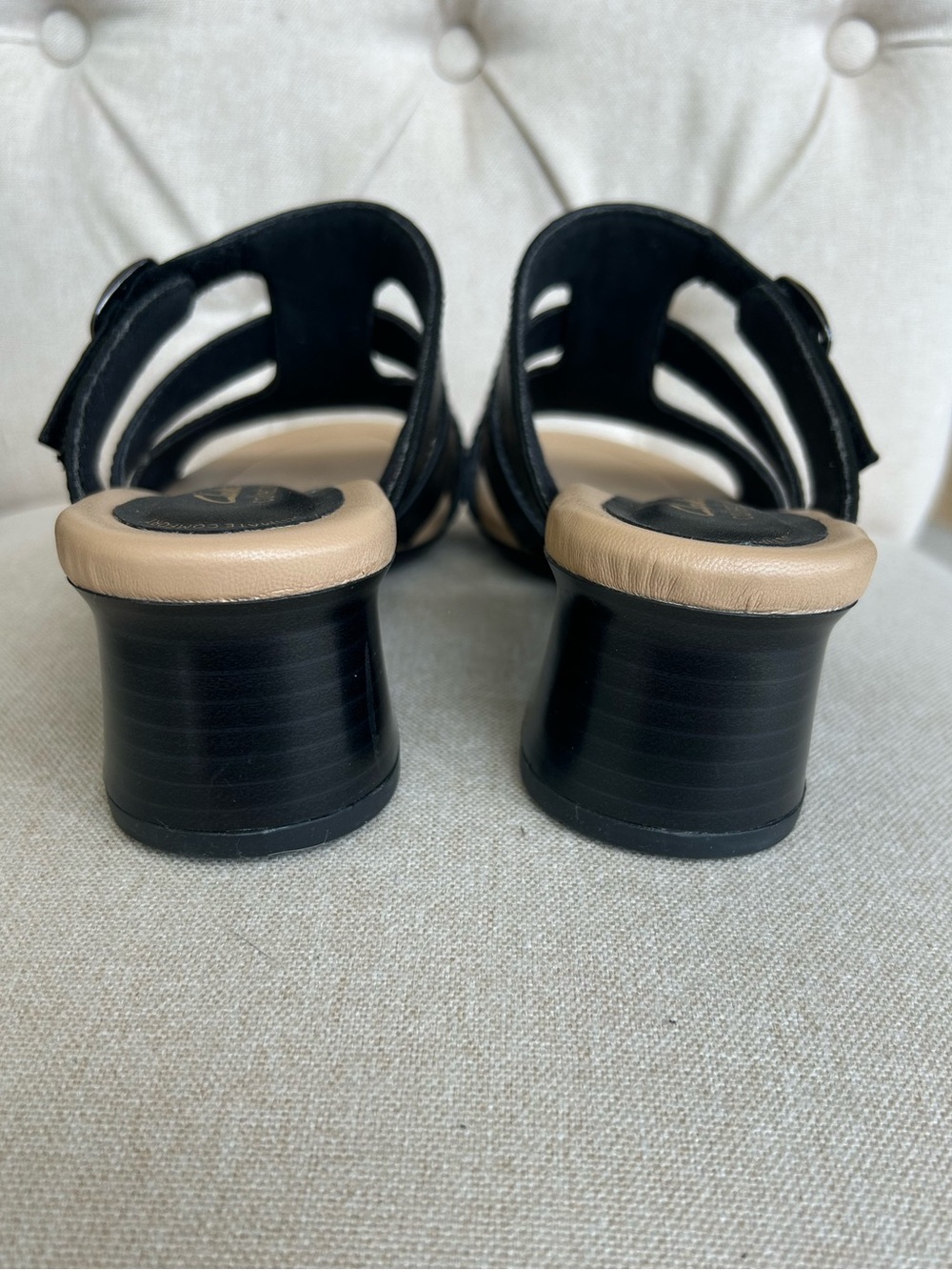 Clarks Black Leather Strappy Low Heel Sandals - Picture 3 of 9